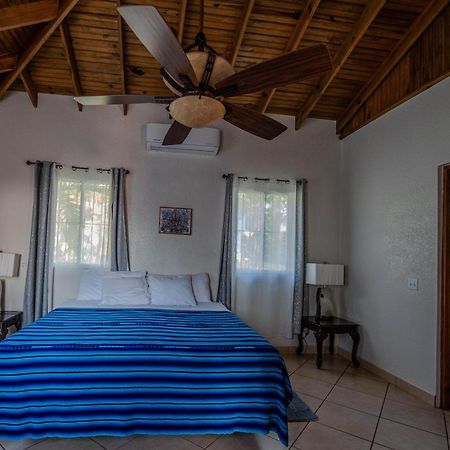 Seaside Inn Roatan West Bay Eksteriør billede
