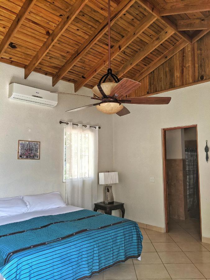 Seaside Inn Roatan West Bay Eksteriør billede